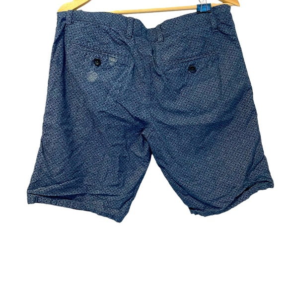 Banana Republic Men’s Blue Patterned Shorts Size 32 - Picture 4 of 5